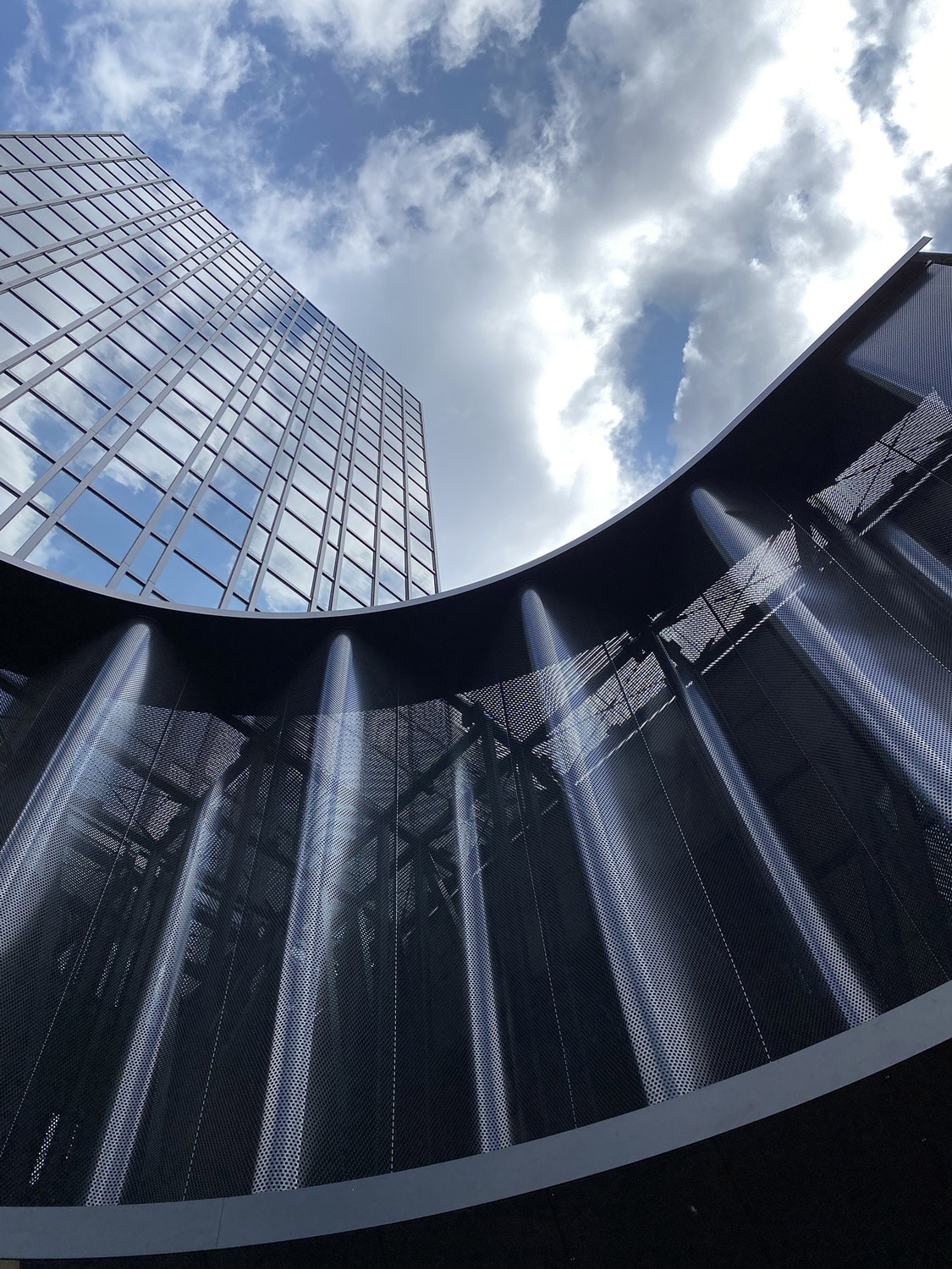 Westend Tower Eingangsfassade
